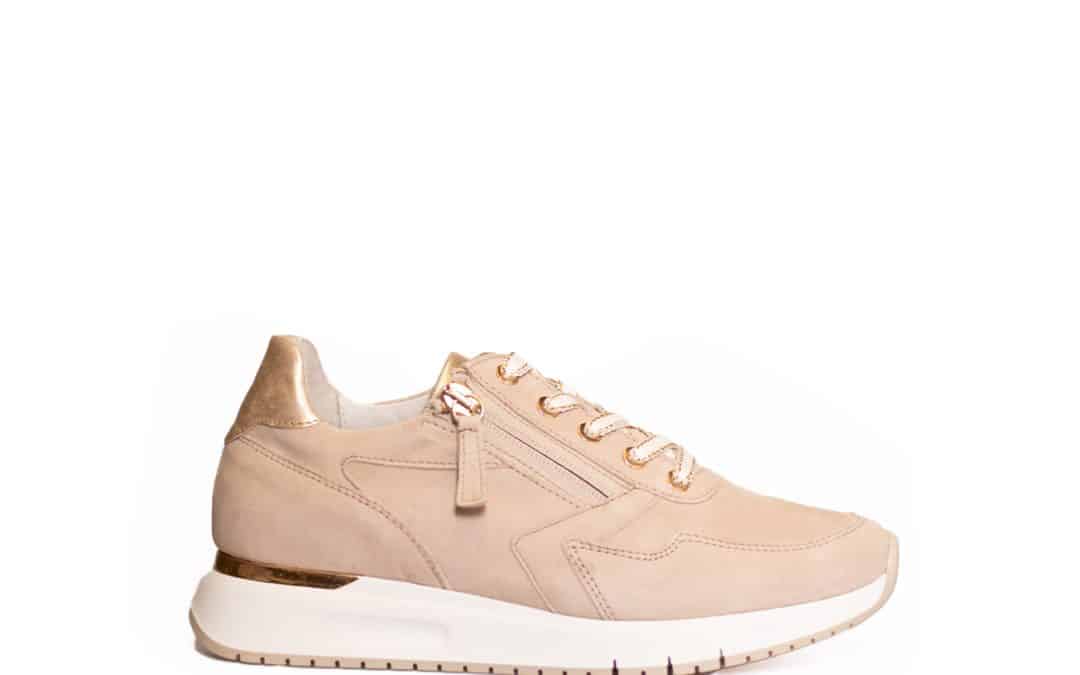 Gabor 26.448.33 – Beige suede sneaker