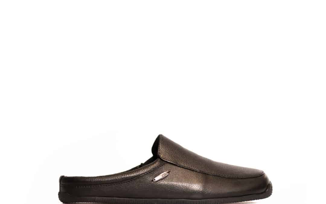 Giesswein – Manta Pantoffel zwart  leer slipper