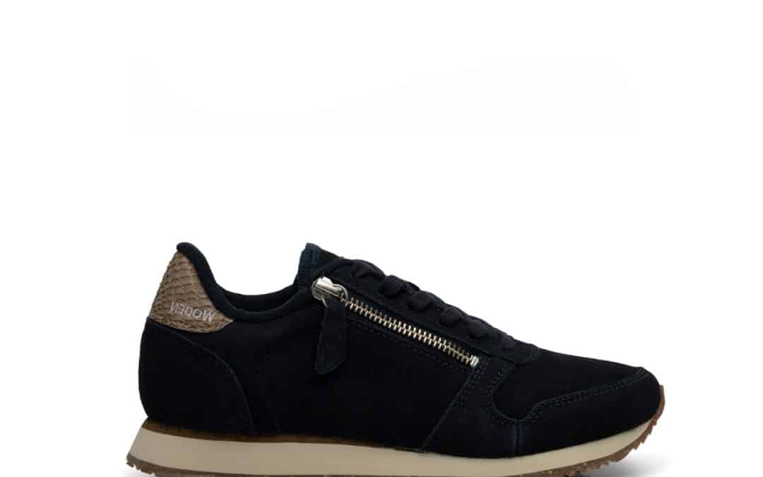 Woden – Ydun suede zipper donkerblauw sneaker