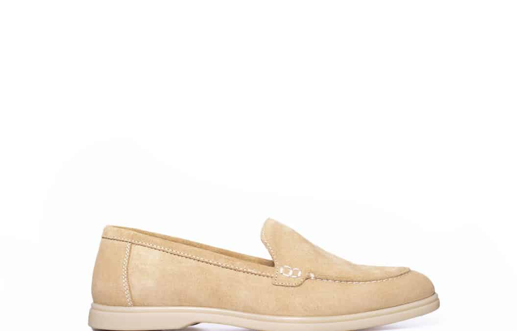 Hip – D1830 Beige suede instapper