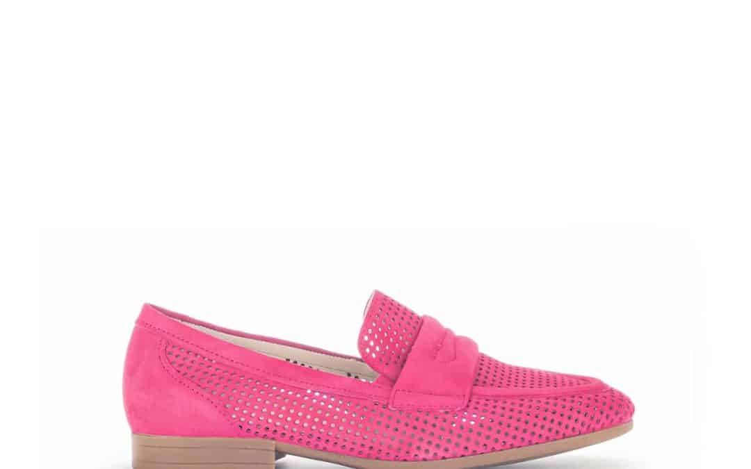 Gabor-22.424.44 –  Fuchsia suede instapper