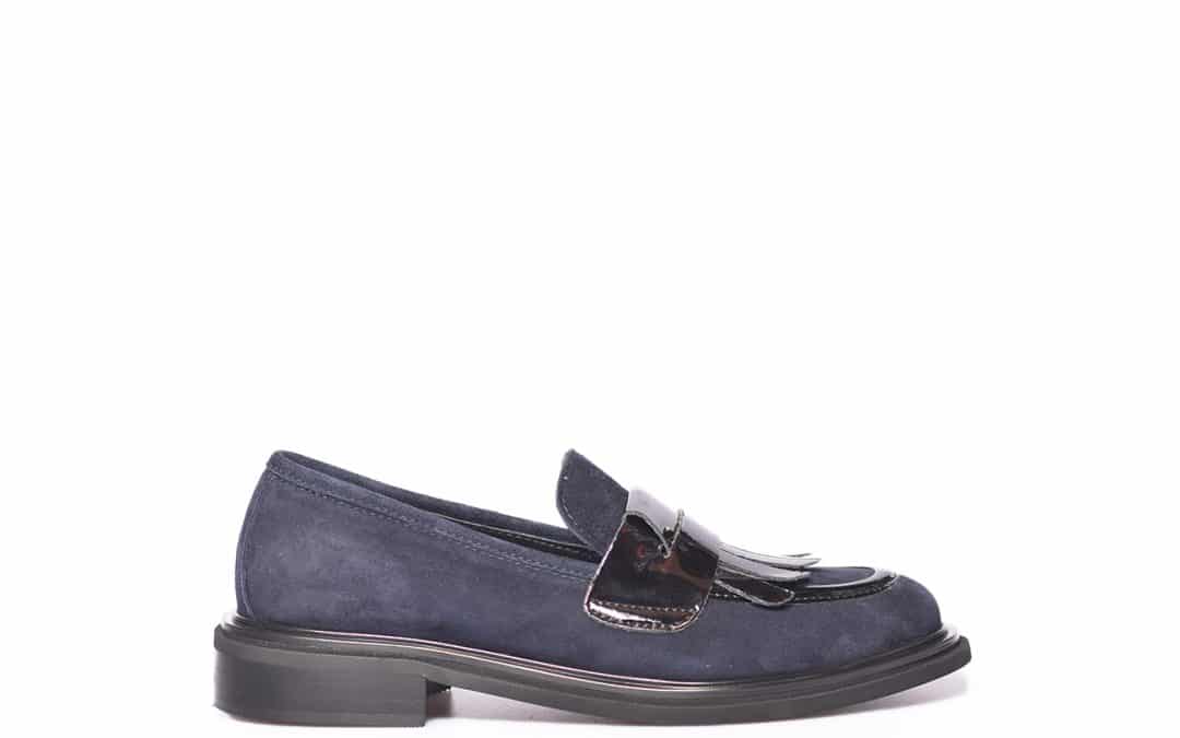 Antonio Paolo – Pia Blauw suede – zwart lak loafer