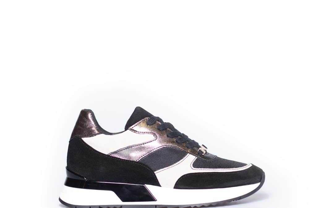Nathan Baume – 232-NS36 – 01 Zwart suède combi sneaker